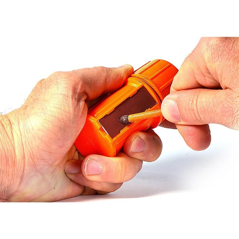 25 Allumettes Uco Stormproof Match Kit 6 25 Allumettes Uco Stormproof Match Kit – Image 4